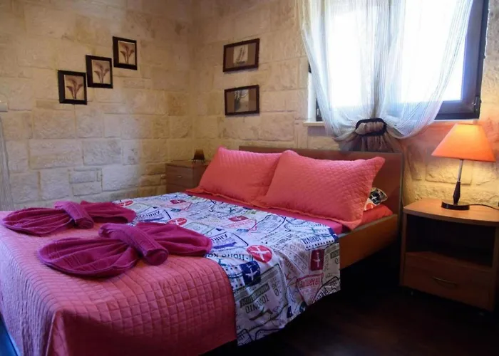 Stone And Wood Villa *