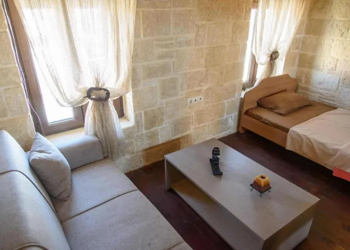 Stone And Wood فيلة خيرسونِسوس