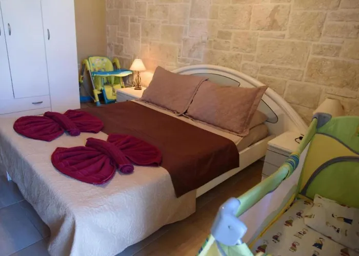 Stone And Wood Villa Herszonisszosz